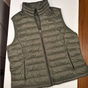 Amazon Essentials Women's Quilted Vest in Olive